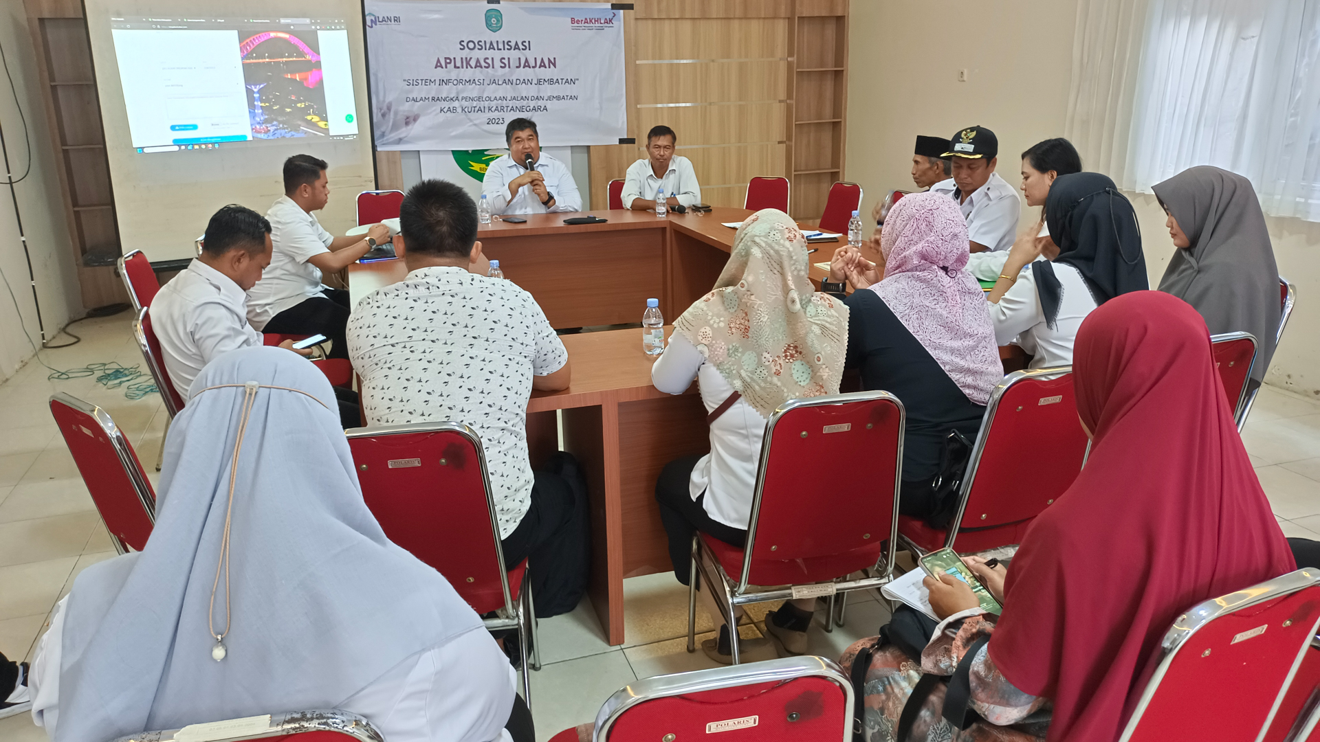 Sosialisasi Aplikasi SI JAJAN ( system informasi jalan dan jembatan)