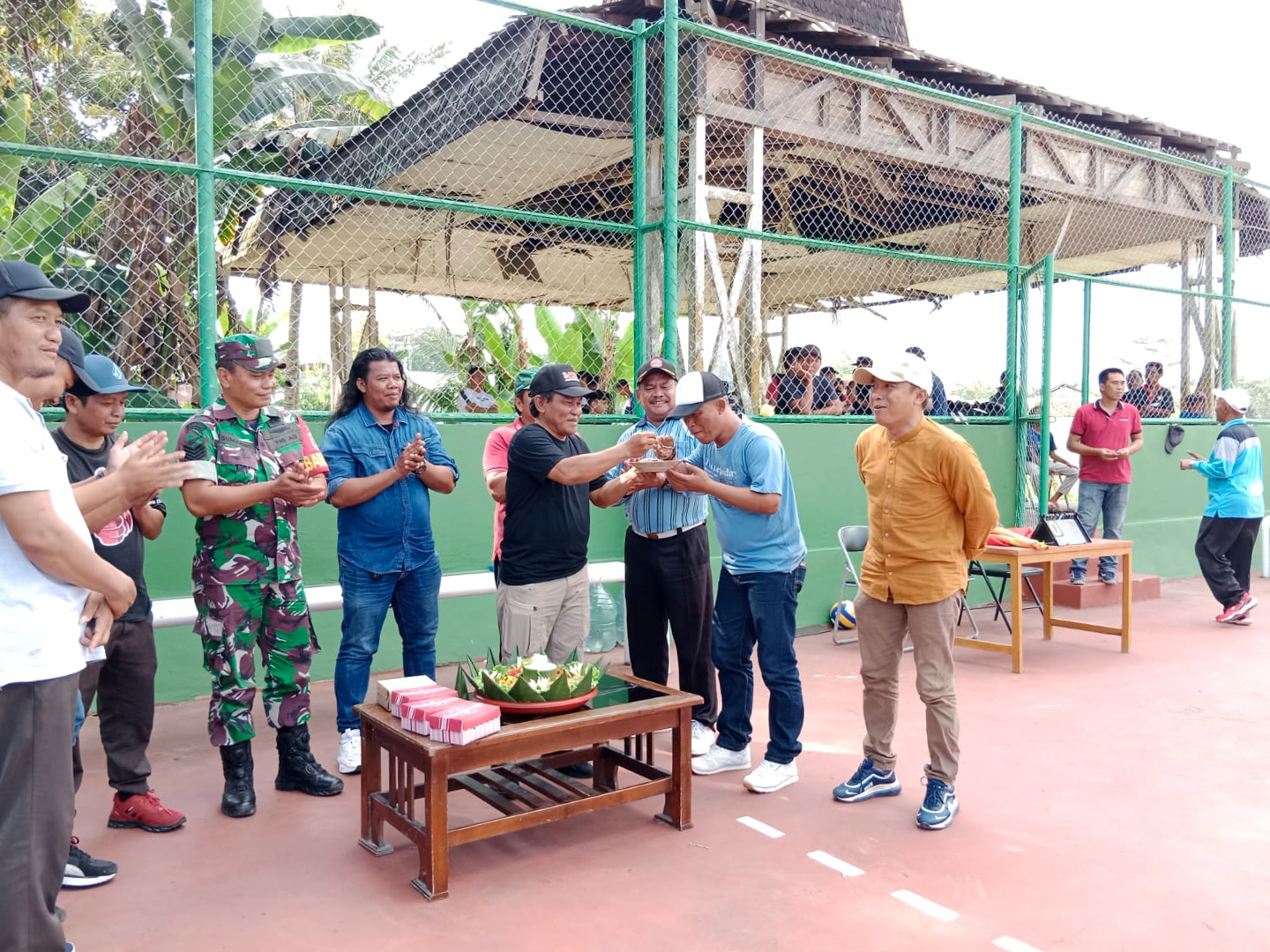 Pelaksanaan Turnamen Volly Dan Pembinaan Sepak Bola Usia Dini Di Kecamatan Loa Kulu