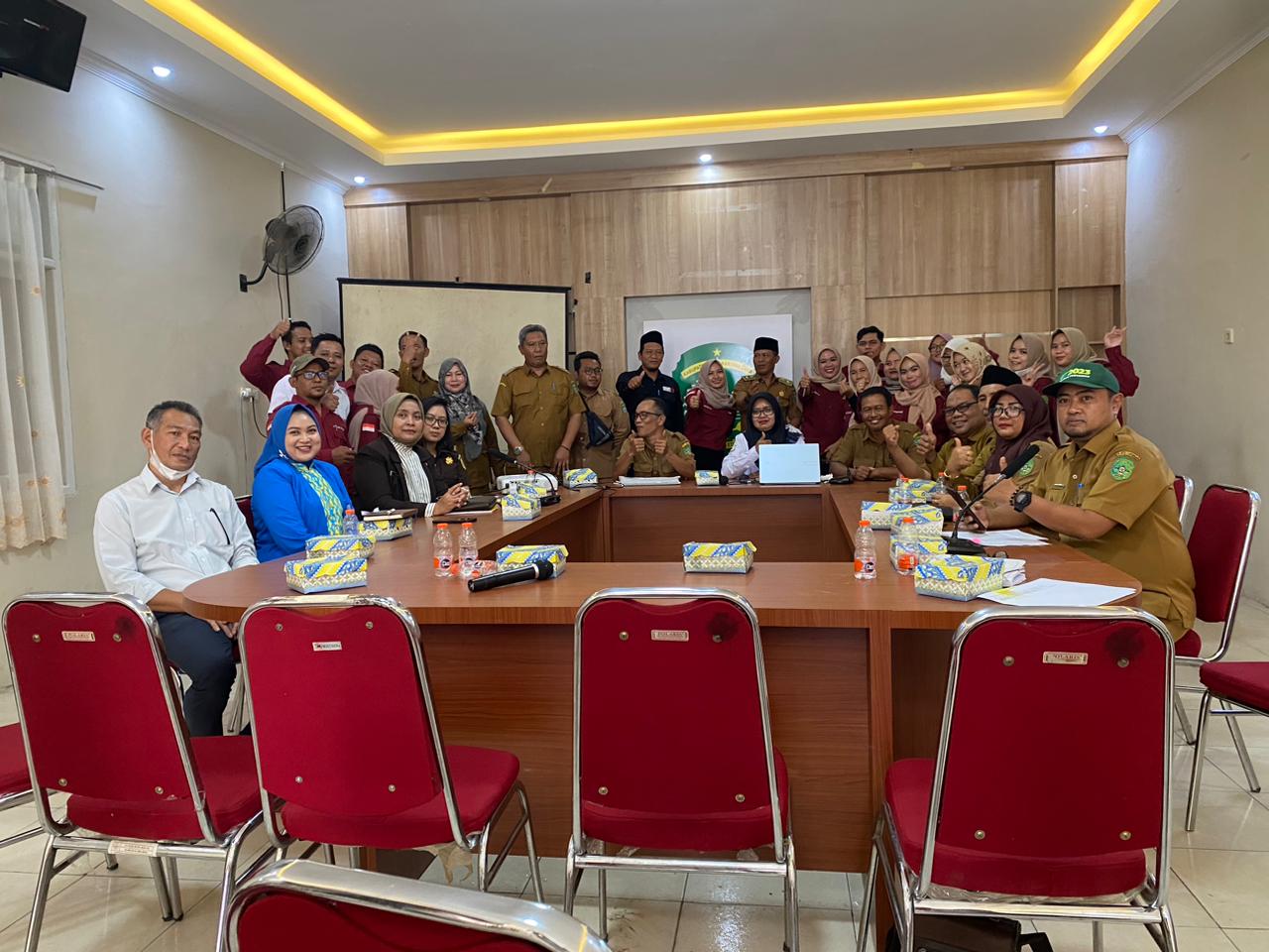 Rapat Koordinasi Penanganan Dampak Inflasi (subsisdi BBM bagi nelayan dan subsidi pakan ikan bagi pembudidaya ikan) di Kecamatan Loa Kulu