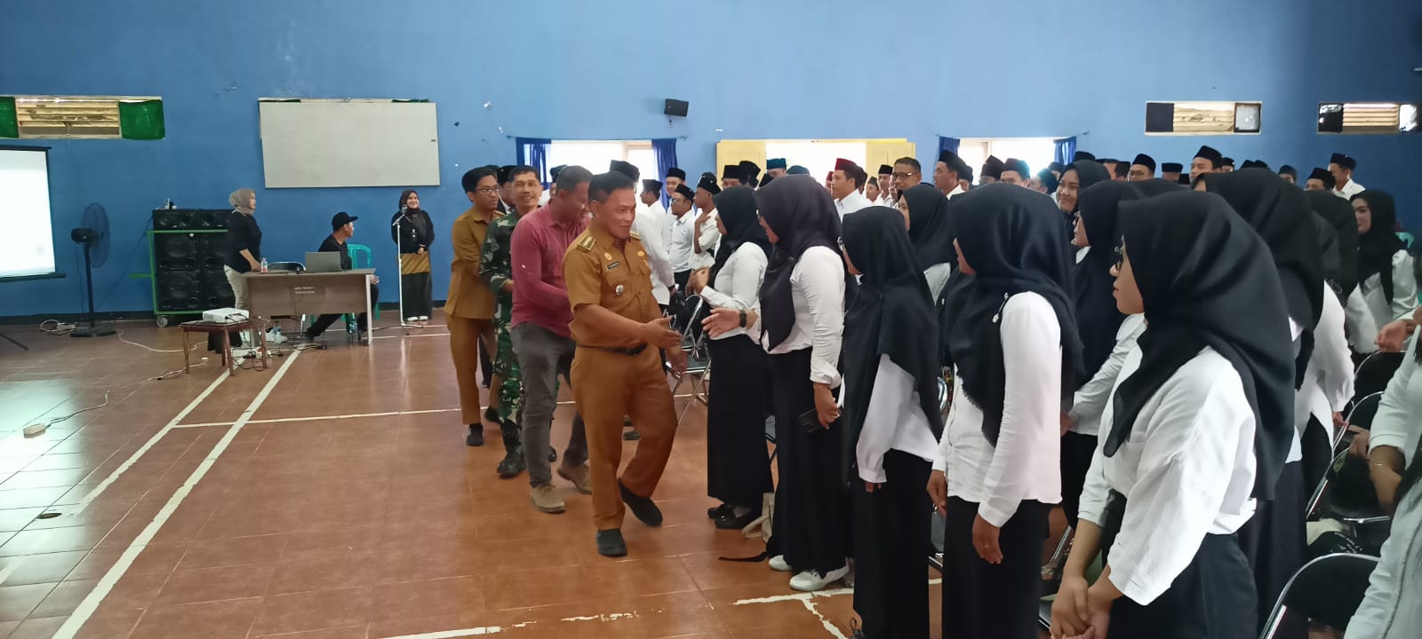Pelantikan Petugas PTPS (Pengawas Tempat Pemungutan Suara) Se – Kecamatan Loa Kulu Kabupaten Kutai Kartanegara