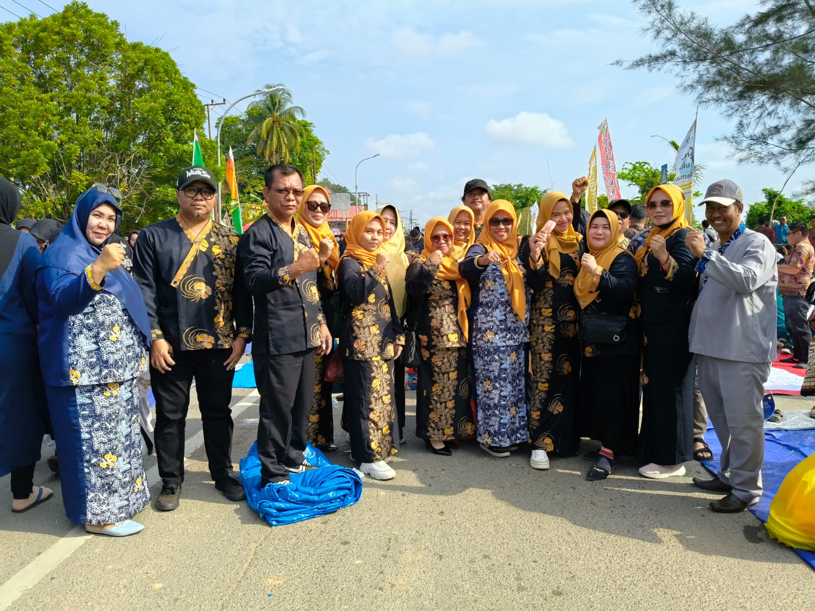 Kantor Camat Loa Kulu Ramaikan Beseprah Erau Adat Kutai Tahun 2024