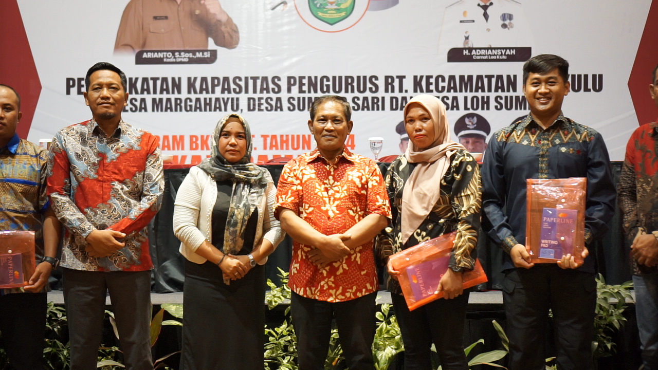 Pembukaan Bimbingan Teknis Pengurus Rukun Tetangga Desa Loh Sumber, Sumber Sari dan Desa Margahayu