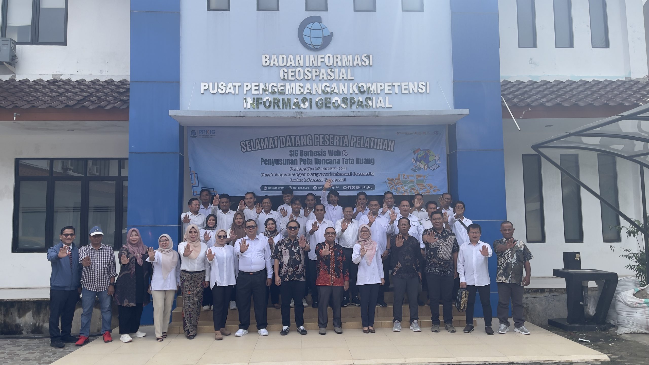 Pelatihan Penyusunan Peta Rencana Tata Ruang Bagi Perangkat Desa Kecamatan Loa Kulu di Badan Informasi Geospasial (BIG) Bogor