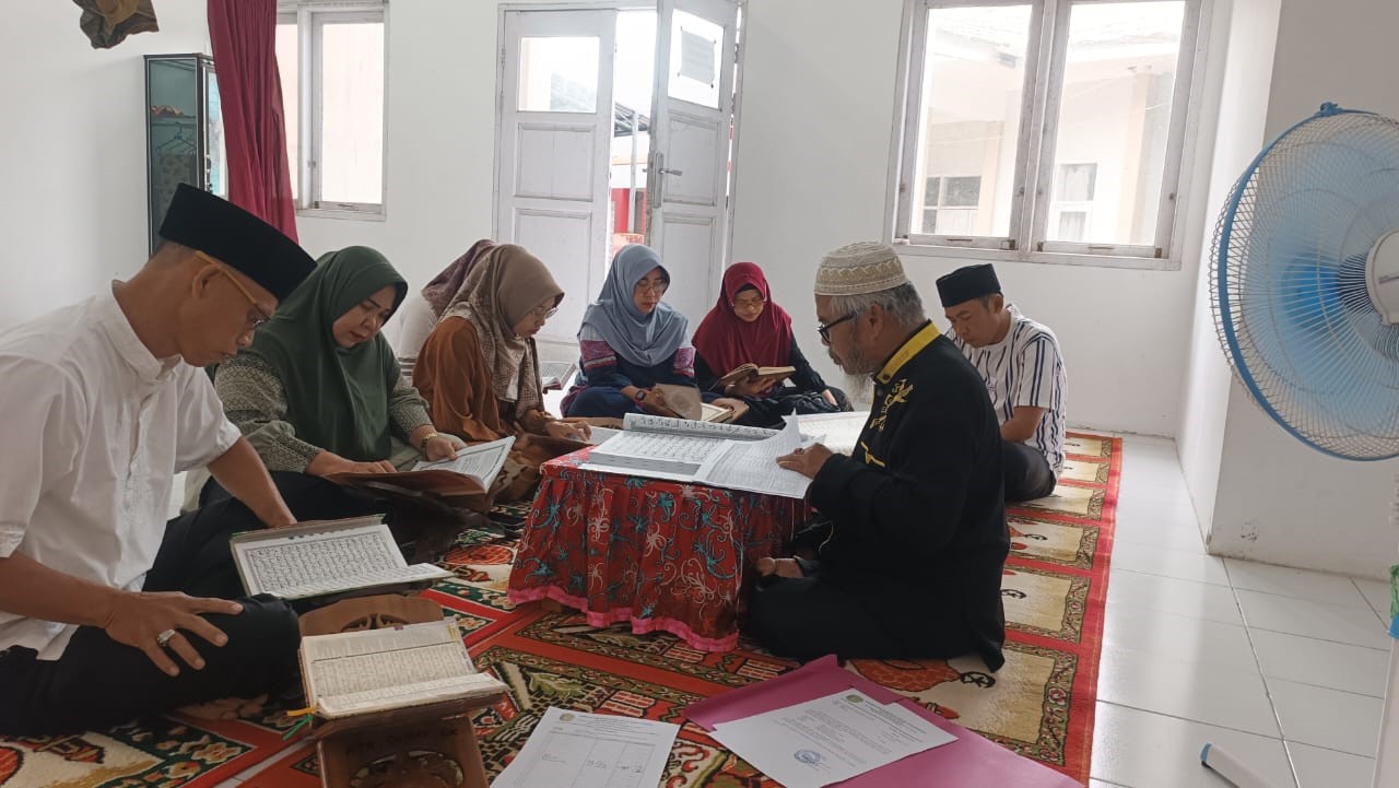 KEGIATAN GERAKAN ETAM MENGAJI (GEMA) DI LINGKUNGAN KANTOR KECAMATAN LOA KULU