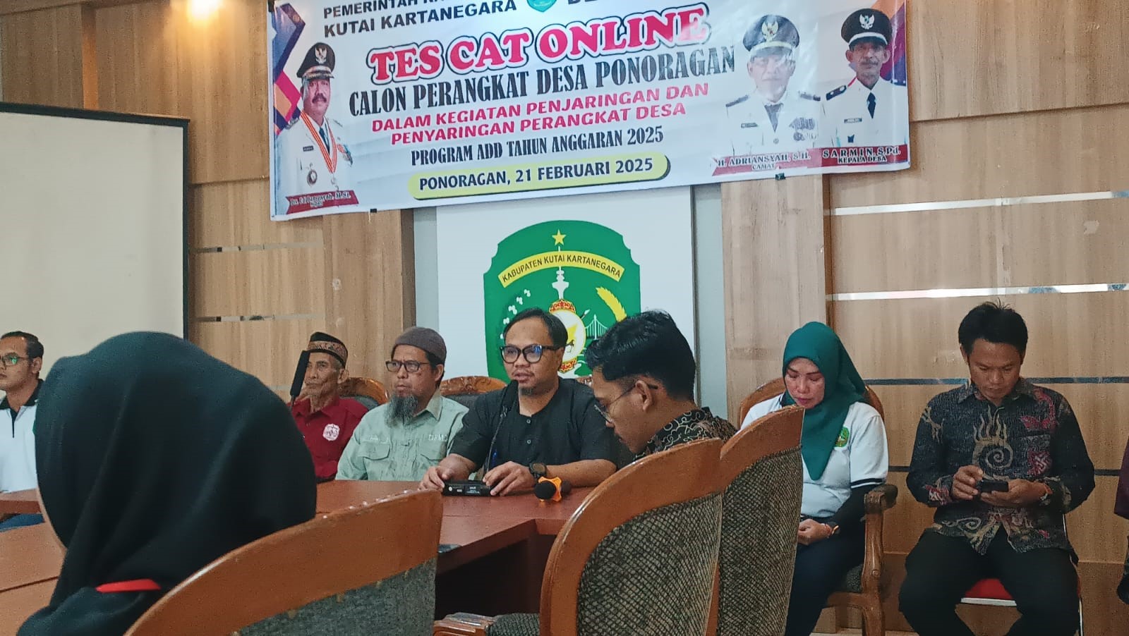 TES CAT ONLINE CALON PERANGKAT DESA PONORAGAN DI RUANGAN BPU KECAMATAN LOA KULU