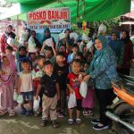 TP PKK Kecamatan Loa Kulu Salurkan Bantuan Susu untuk Anak-Anak PAUD Terdampak Banjir di Tiga Desa
