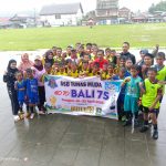 CAMAT LOA KULU MELEPAS SSB TUNAS MUDA LOA KULU BERANGKAT KE BALI