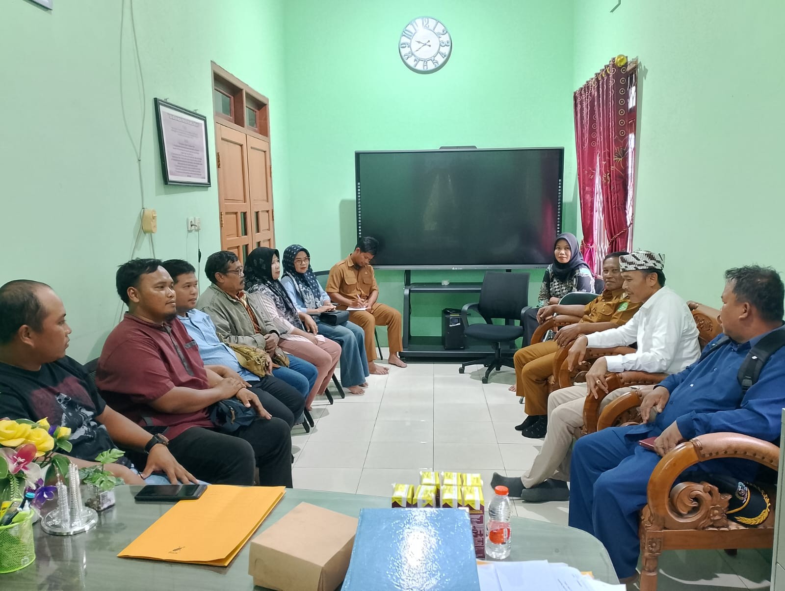 Camat Loa Kulu Hadiri Rapat Pemantapan Hasil Koperasi Merah Putih di Desa Margahayu