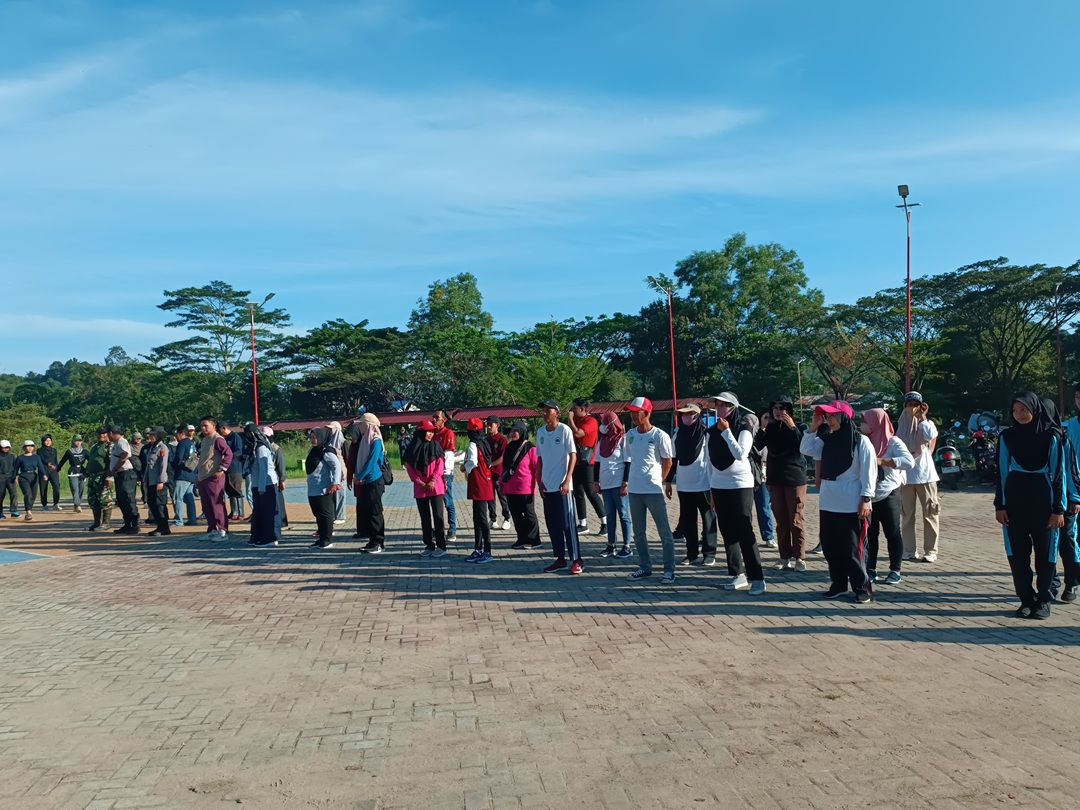 Peringati Hari Lingkungan Hidup Sedunia, Kecamatan Loa Kulu Gelar Apel Bersama dan Aksi Bersih Sampah Plastik