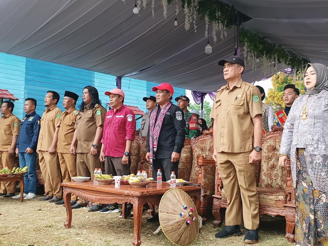 Pembukaan Festival Kampong Seraong di Desa Jembayan Tengah Dibuka Camat Loa Kulu