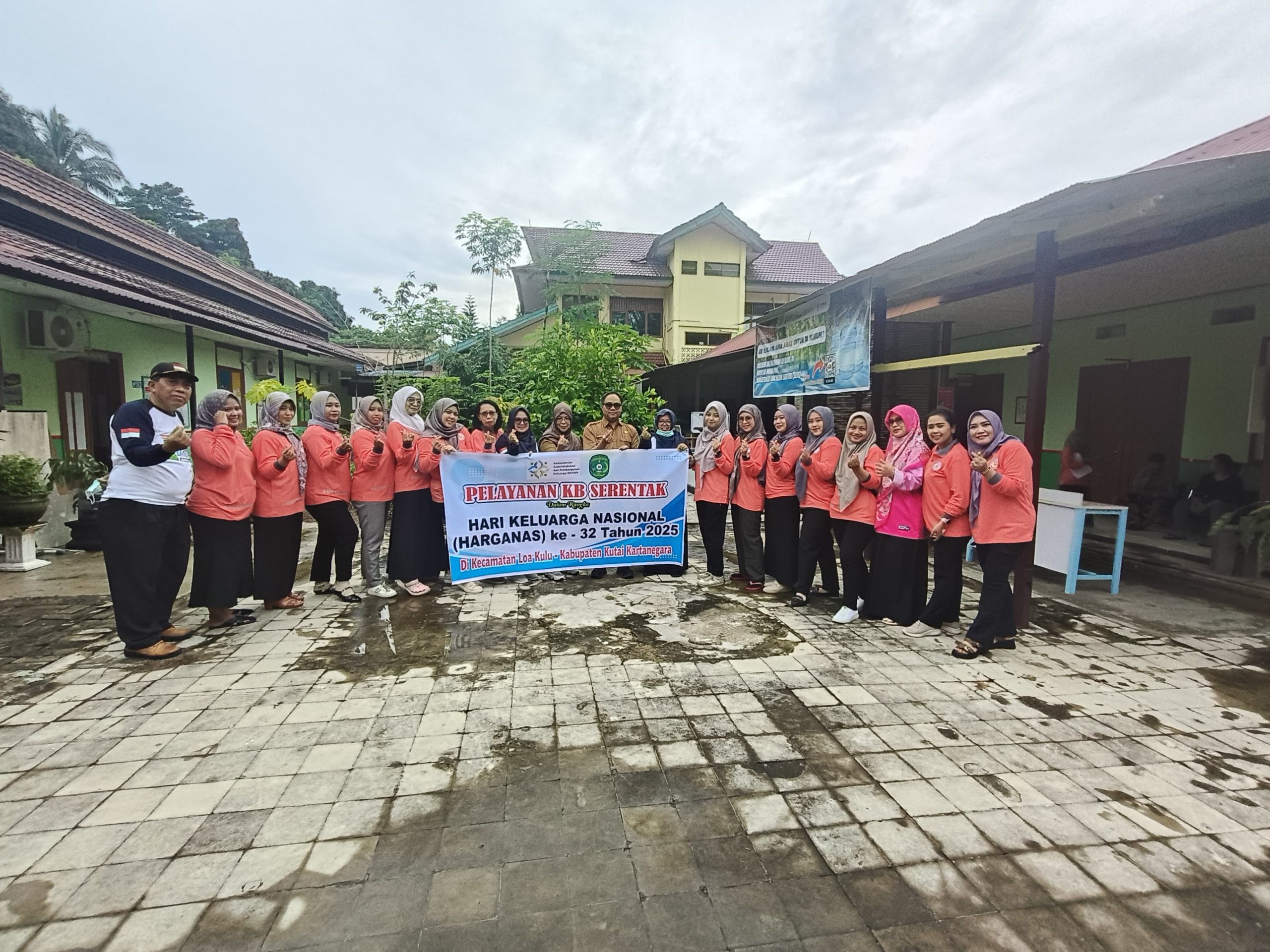 Pelayanan KB Serentak di Kecamatan Loa Kulu Meriahkan Peringatan Hari Keluarga Nasional ke-32