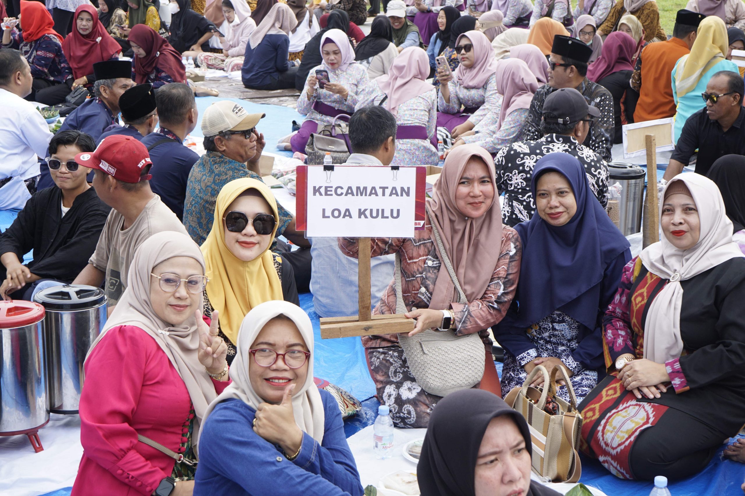Pemerintah Kecamatan Loa Kulu Berpartisipasi dalam Acara Beseprah Erau 2025