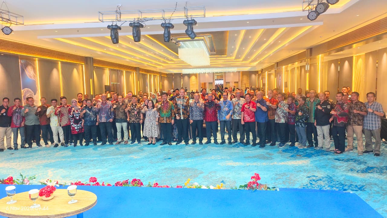 Camat Loa Kulu Hadiri FGD Evaluasi Kinerja Aparatur di Lingkungan Pemkab Kukar Tahun 2025