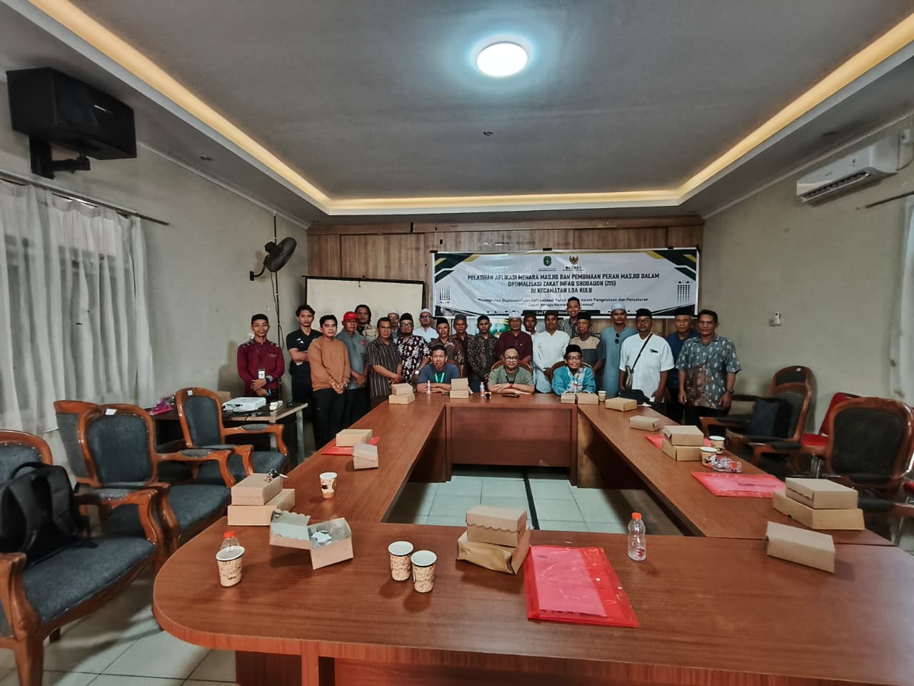 Kecamatan Loa Kulu Gelar Pelatihan Aplikasi Menara Masjid dan Pembinaan Optimalisasi ZIS, Plt. Sekcam Hadir Berikan Penguatan