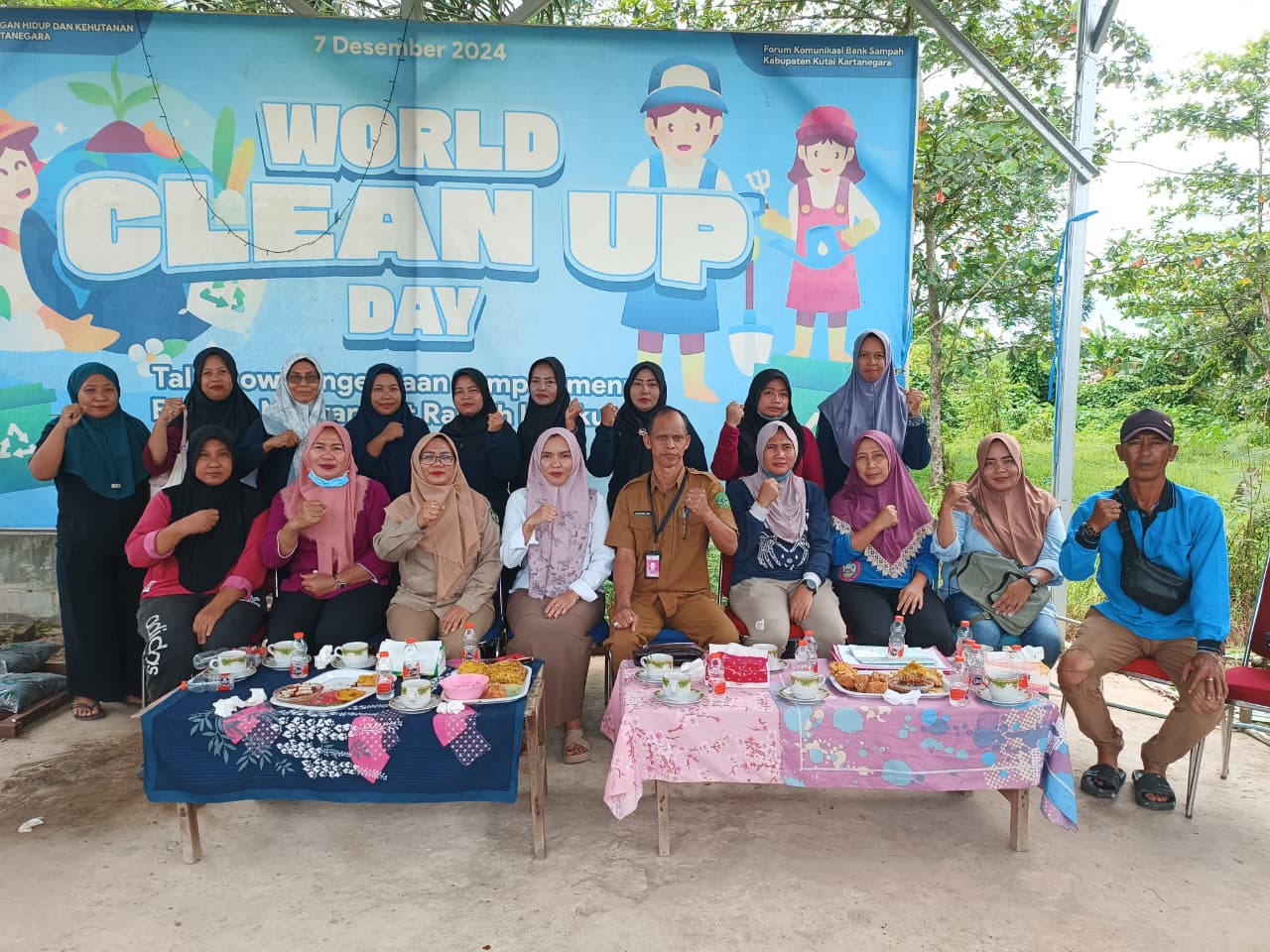 Kasi Pelayanan Umum Loa Kulu Terima Kunjungan Study Tiru Bank Sampah Desa Rempanga ke TPS3R/Bank Sampah Induk Simpanmas