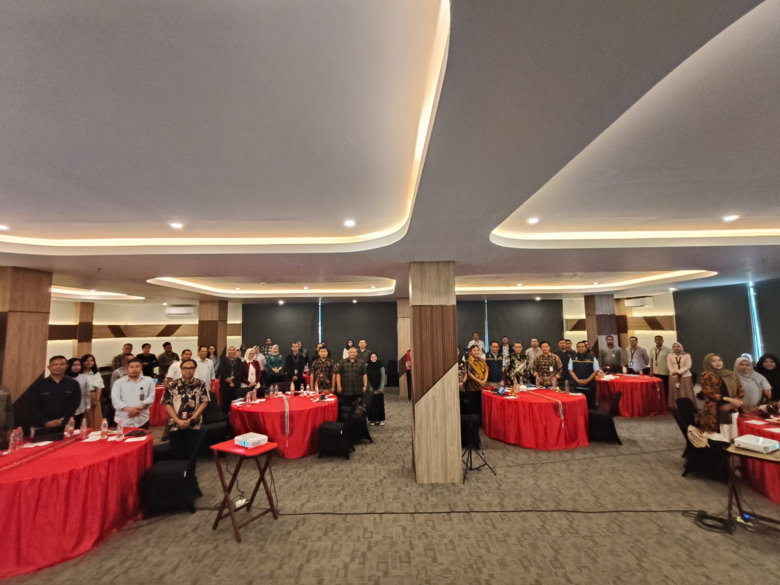 Plt. Sekcam Loa Kulu Hadiri FGD Penyusunan Desain Besar Pembangunan Kependudukan IKN