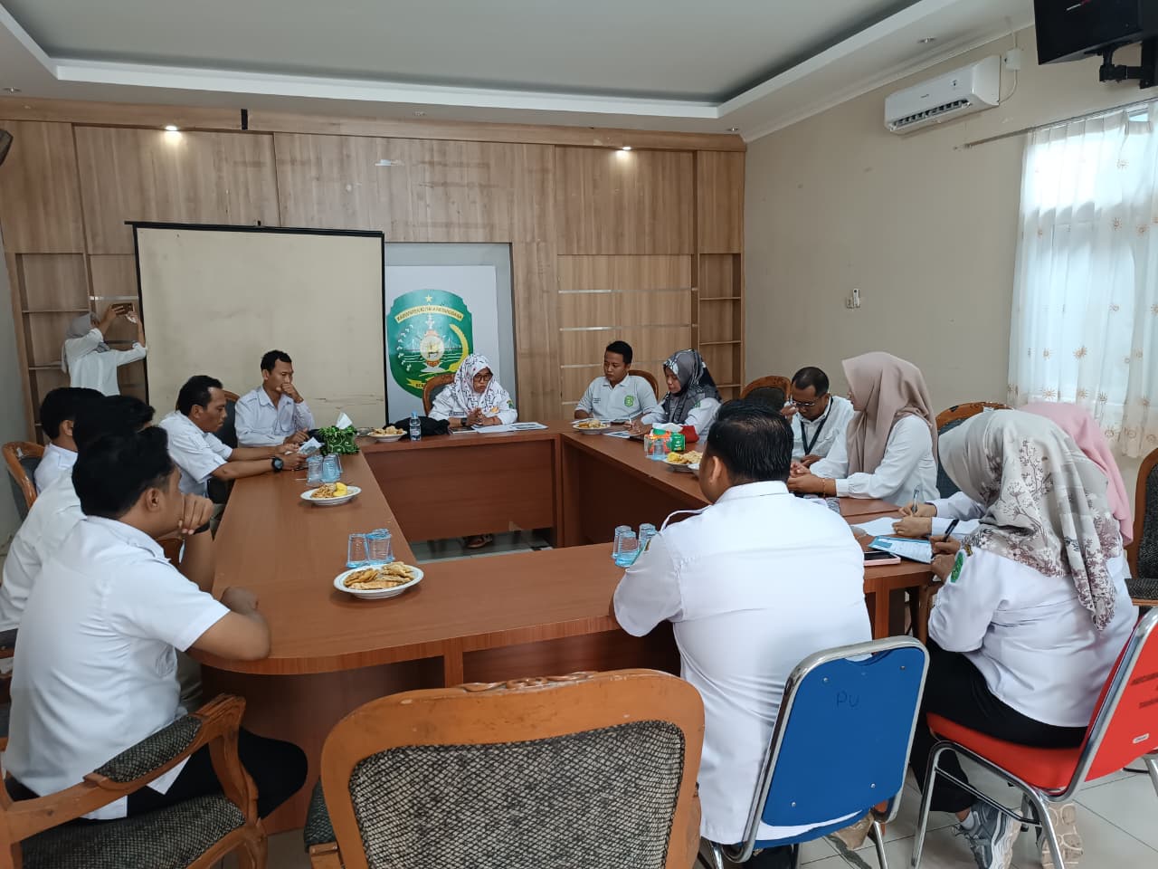 Kasi Trantib Pimpin Rapat Koordinasi Terkait Penataan Parkir Pasar Selasa Loa Kulu