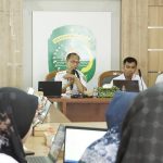 Kasi Pelayanan Umum Bersama ORTAL Kukar Sosialisasikan dan Praktikkan Pelayanan Online Disapa V2 serta Survei IKM Desa Tahun 2025 di Kecamatan Loa Kulu