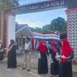 Pemerintah Kecamatan Loa Kulu Bersama PKK, Dasawisma, dan UPZ Bagikan Takjil kepada Masyarakat