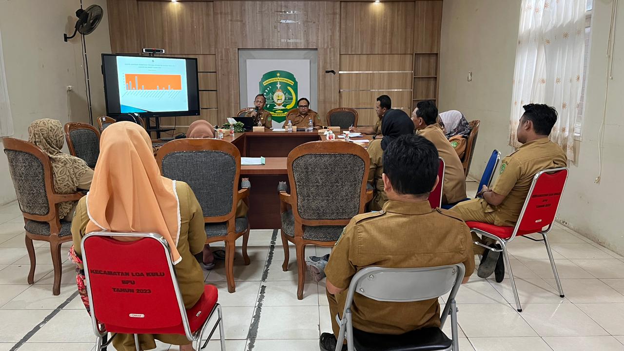 Pemerintah Kecamatan Loa Kulu Gelar Rapat Koordinasi Bahas Persiapan FGD SOP Pelayanan dan Evaluasi PATEN