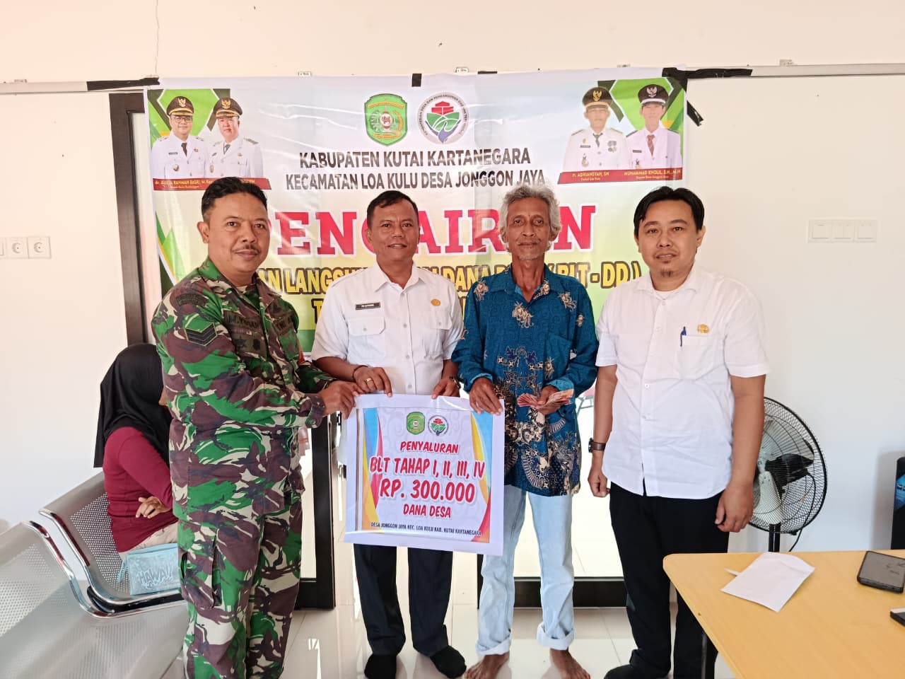 Kasi PMD Loa Kulu Hadiri Penyaluran BLT Dana Desa Januari–April 2026 di Desa Jonggon Jaya