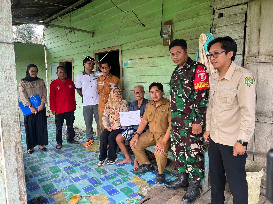 Kasi PMD Kecamatan Loa Kulu Turun Langsung Dampingi Penyaluran BLT DD di Desa Rempanga