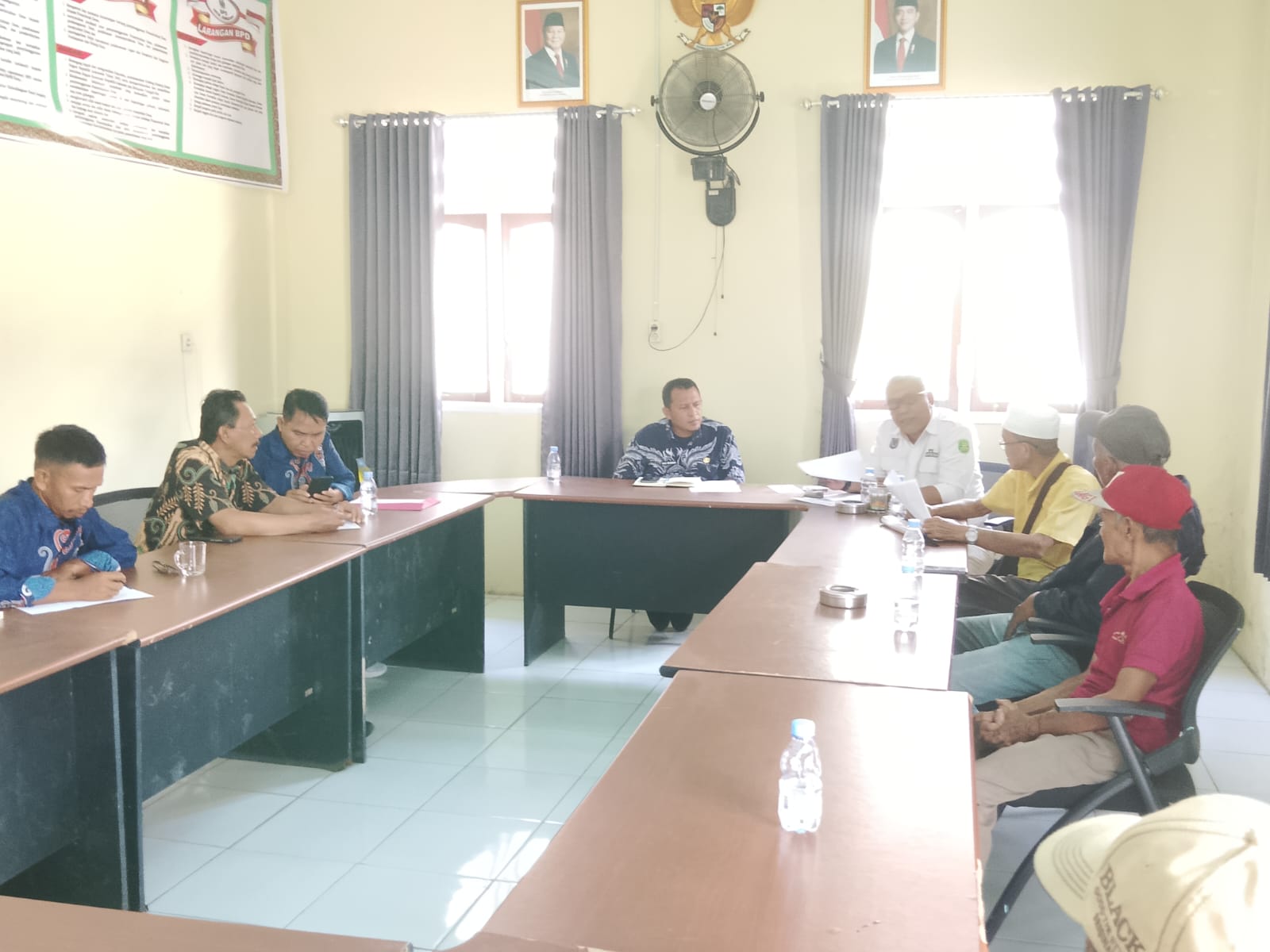 Kasi Pemerintahan Hadiri Mediasi Permasalahan Lahan Masyarakat di Desa Jembayan