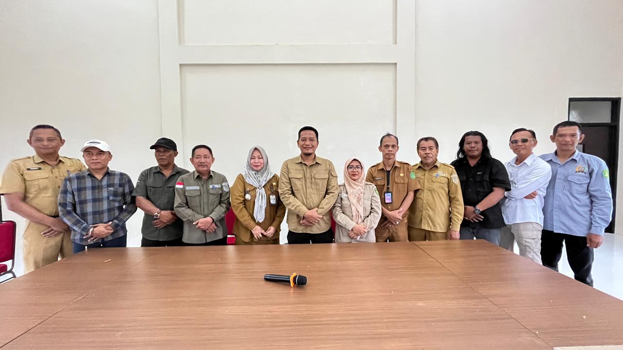 Kasi Pelayanan Umum Hadiri Kegiatan Silaturahmi dan Rakor DPK APDESI Kecamatan Loa Kulu di Desa Jongkang