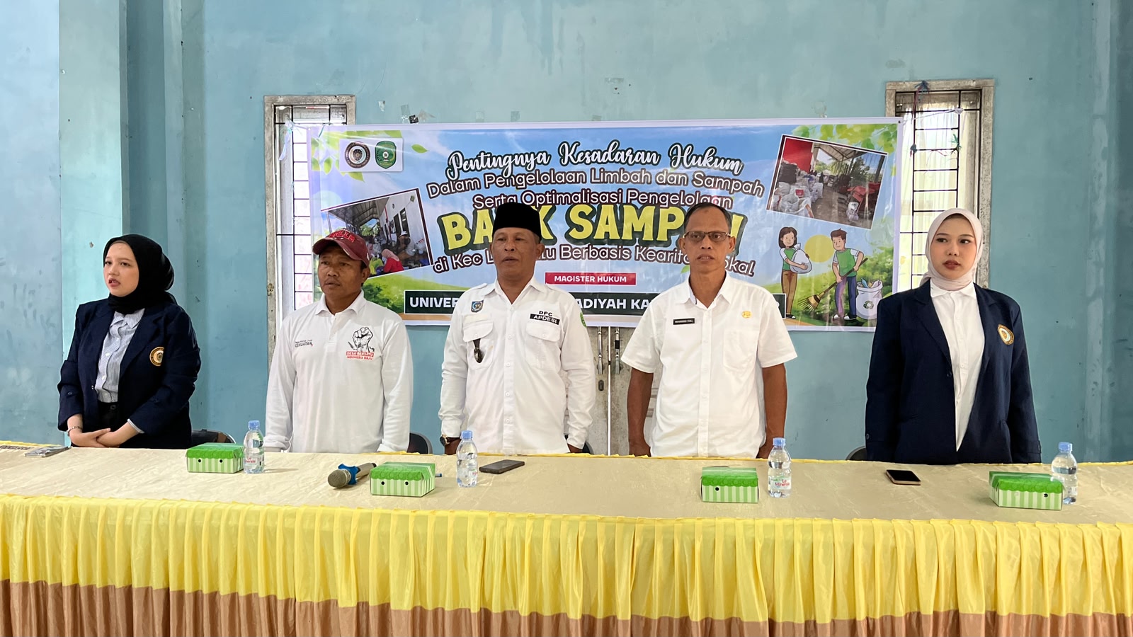 Kasi Pelayanan Umum Hadiri Sosialisasi Kesadaran Hukum Pengelolaan Sampah dan Optimalisasi Bank Sampah Berbasis Kearifan Lokal di Desa Loh Sumber