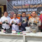 Camat Loa Kulu Hadiri Pemusnahan Barang Bukti Narkotika Hasil Ungkap Kasus Polsek Loa Kulu