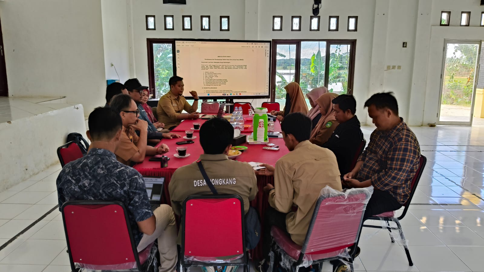 Sekcam Loa Kulu Hadiri Rapat Koordinasi BKAD, Bahas Draft Peraturan Bersama Kepala Desa dan Program Prioritas