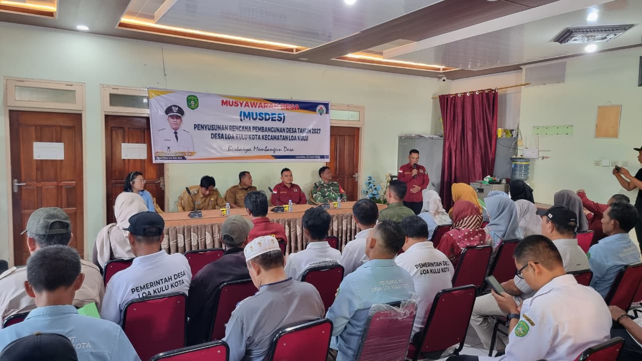 Kasi Pemerintahan Kecamatan Loa Kulu Hadiri Musdes Penyusunan RKPDes Loa Kulu Kota Tahun 2027