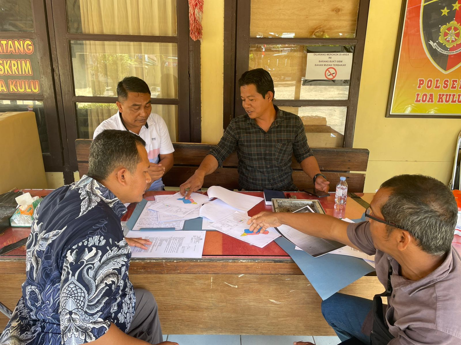 Kasi Pemerintahan Kecamatan Loa Kulu Hadiri Mediasi Permasalahan Lahan di Desa Sungai Payang
