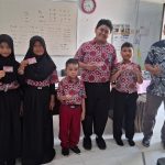 Jemput Bola Pelayanan Administrasi Kependudukan, Kasi Pemerintahan Serahkan Langsung Kartu Identitas Anak di SDN 004 Desa Rempanga