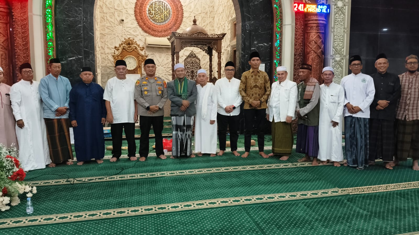 Sekcam Loa Kulu Hadiri Peringatan Maulid Nabi Muhammad SAW di Masjid Besar Al Mizan