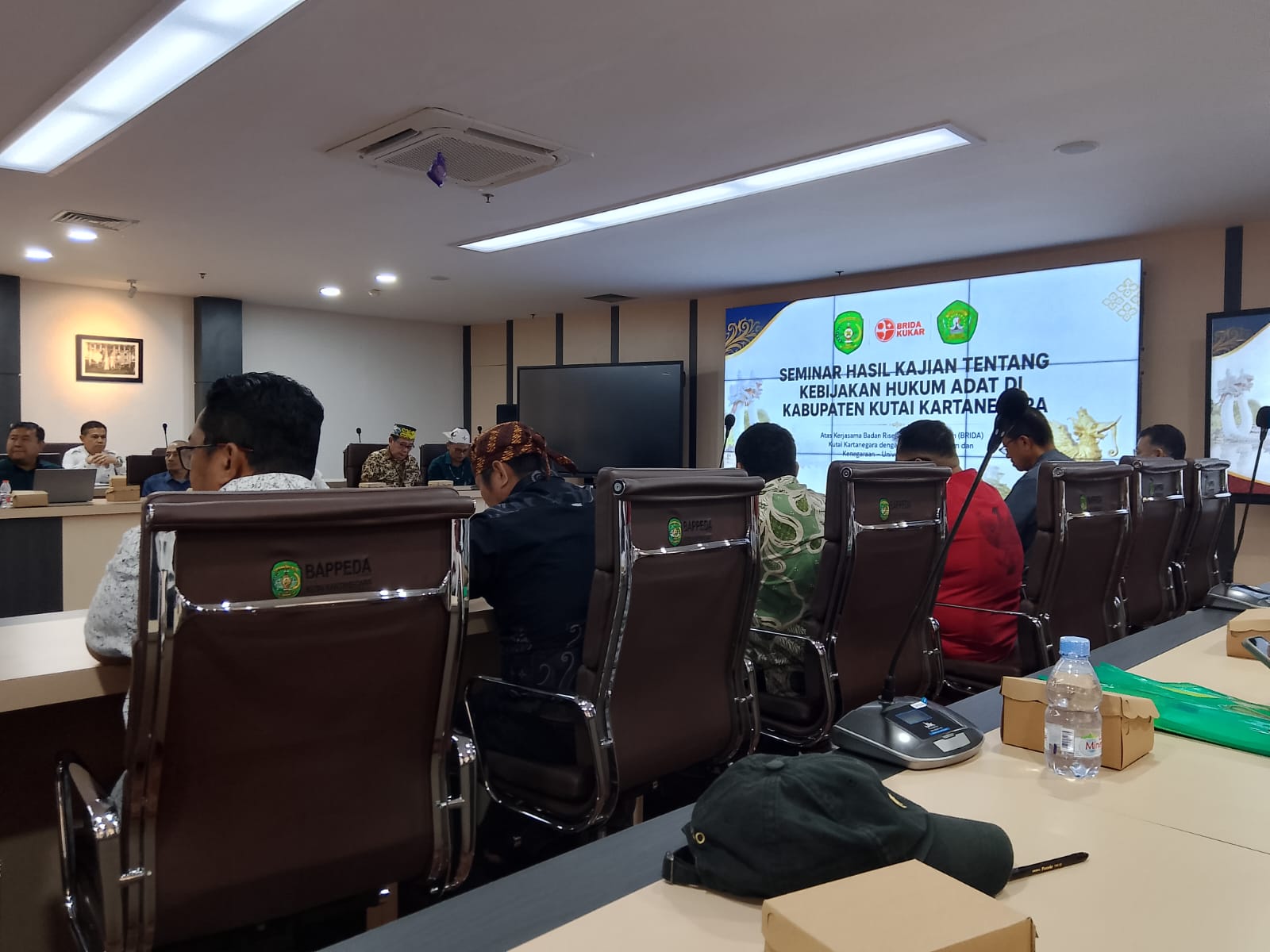 Kasi Pemerintahan Loa Kulu Hadiri Seminar Hasil Kajian Kebijakan Hukum Adat di Kabupaten Kukar