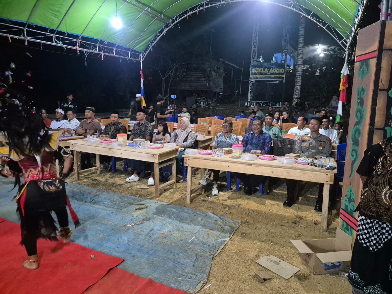 Semarak HUT ke-81 Kemerdekaan RI, Kasi Pemerintahan Loa Kulu Hadiri Pentas Seni Kuda Lumping di Desa Jonggon