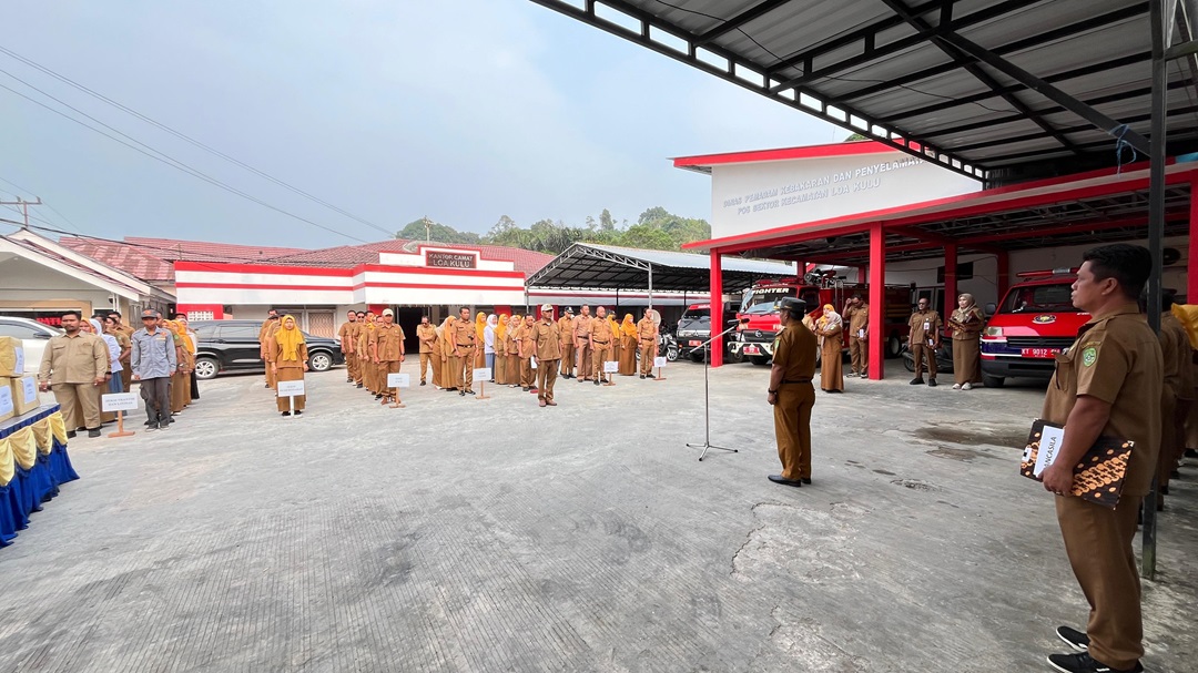 Apel Senin Pagi di Kantor Camat Loa Kulu Dirangkai Penyerahan Hadiah Lomba Semarak Kemerdekaan