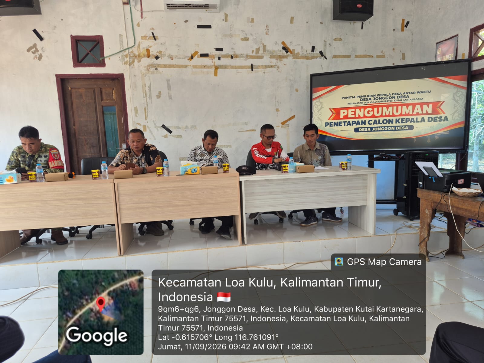 Kasi Pemerintahan Kecamatan Loa Kulu Hadiri Pengumuman Penetapan Calon Kepala Desa Antar Waktu Desa Jonggon
