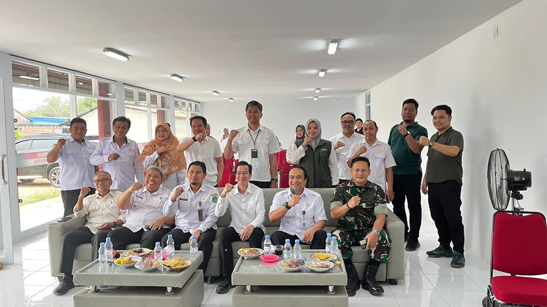 Sekcam Loa Kulu Hadiri Rakor Rencana Verifikasi dan Validasi Gerai serta Kelengkapan KDKMP Desa Sepakat