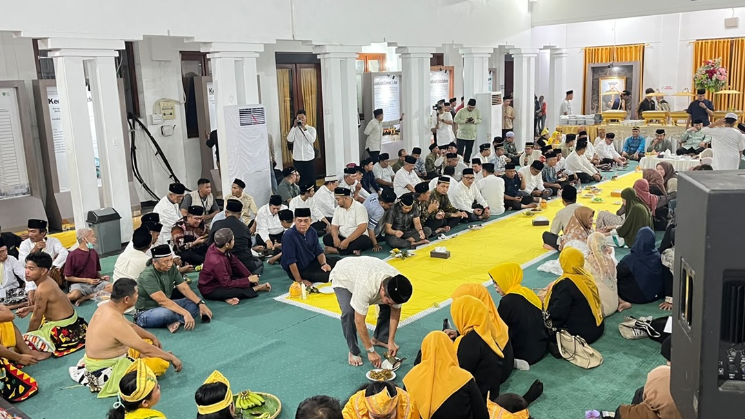 Sekcam Loa Kulu Hadiri Ngatur Dahar, Tradisi Sakral Kesultanan Kutai Kartanegara Jelang Erau