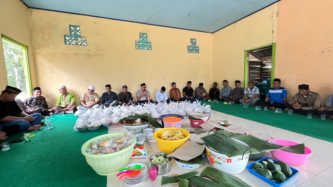 Semarak HUT Dusun Sukodono, Sekcam Loa Kulu Hadiri Kegiatan Bersih Desa